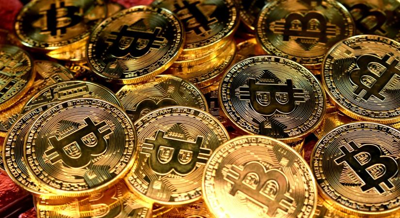 Rekordot döntött a bitcoin – Trump miatt szárnyal az árfolyam?
