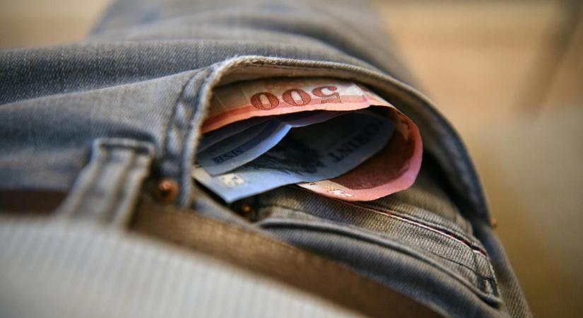 Egyelőre nem rohannak felvenni a fiatalok a munkáshitelt
