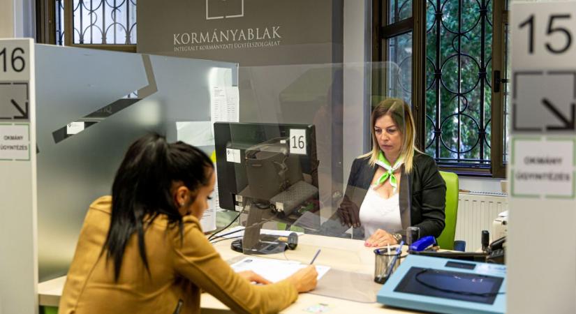 Káosz a kormányablakokban, leállt a központi rendszer