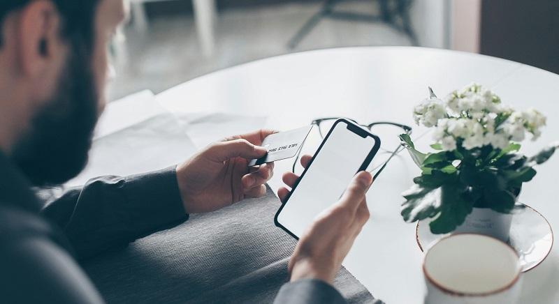 Telefonos csalókra csaptak le Zilahon – Húszezer feltöltőkártyát foglaltak le