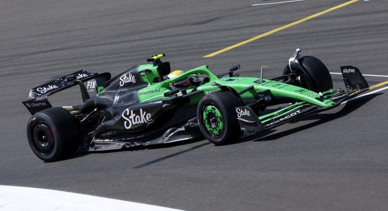Az Aston és a Sauber tesztelte a Pirelli 2026-os F1-es abroncsait