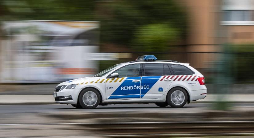 Rendőrök elől menekült, majd taxival ütközött egy autó a Rákóczi úton