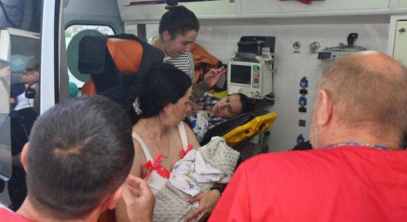 Oroszország pusztító dróntámadásai kilenc emberrel végeztek Ukrajnában, egy szülészetet is eltaláltak, sok a sebesült