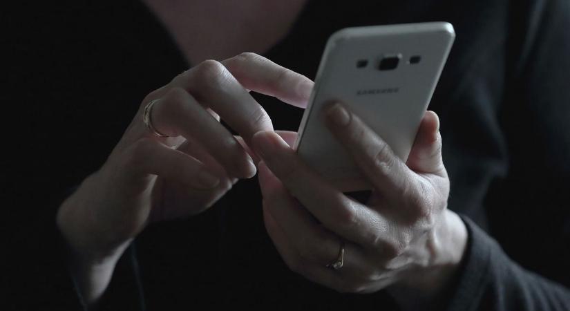 „Csomagja nem lett átadva” – így próbálnak meg átverni SMS-ben