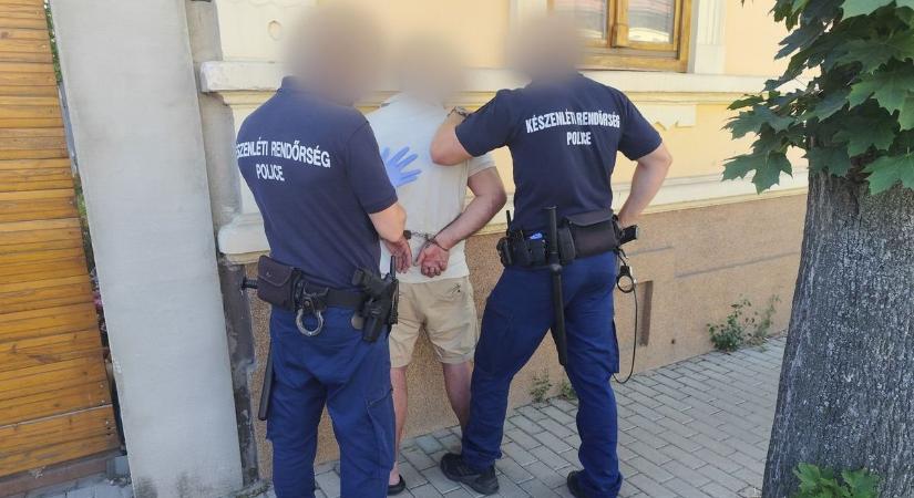 Kommandós akció Kecskeméten, látványos videókon a családi droghálózatok felszámolása