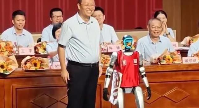 Leérettségizett egy robot egy kínai középiskolában