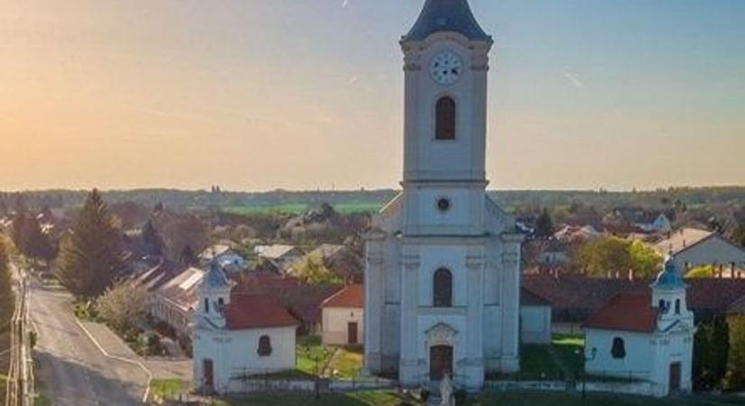 Sipos F. Tamás a mosonszentmiklósi falunapon
