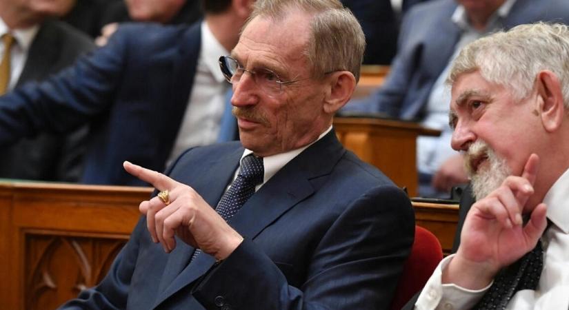 Pintér Sándor rendeletileg számolná fel a kórházi létszámhiányt
