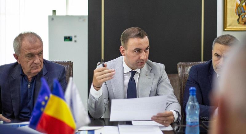 Visszautalta az államnak fizetése 20 százalékát a miniszter – Várja, hogy kövessék a példáját