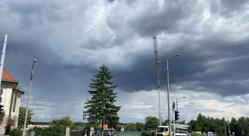 Vészjósló felhők Eger felett - kiadták a riasztás!
