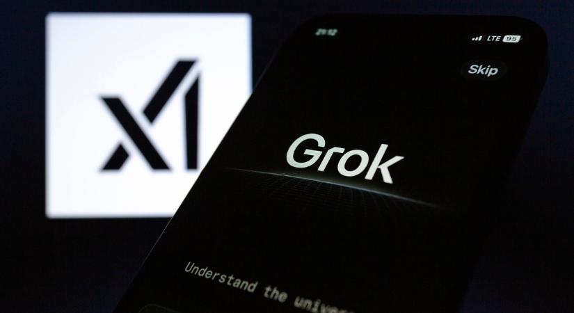 Elon Musk bemutatta a Grok 4-et, a „világ legokosabb mesterséges intelligenciáját”