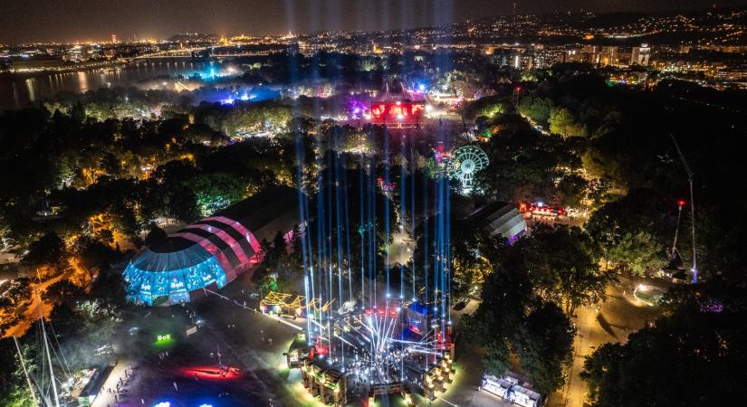 Éjszaka is szeretni fogjuk a Szigetet
