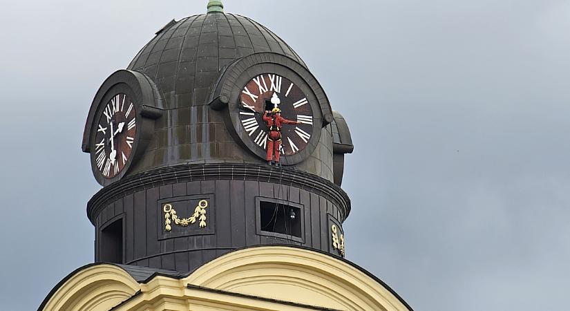 Pénteken is folytatódott a viharkárok felszámolása
