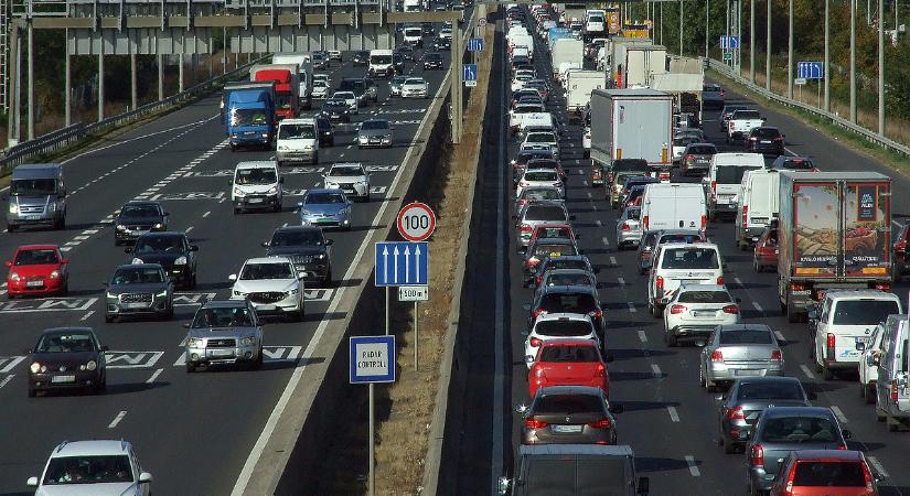 Autósok figyelem: szuperszámítógép vizslatja ezen a szakaszon a forgalmat