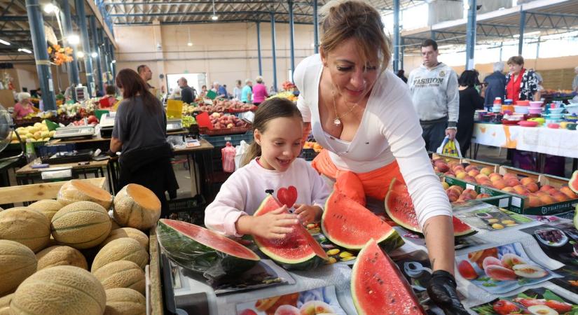 Ezt a gyümölcsöt keresi mindenki a Kaposvári Nagypiacon!