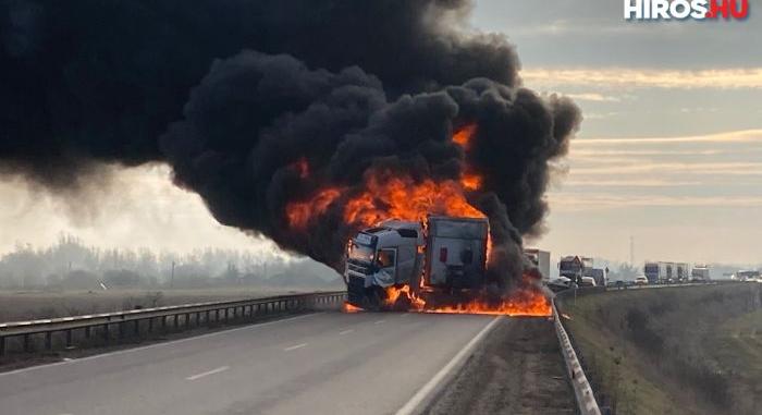 Halálos baleset történt Kecskemétnél: lángolt egy kamion