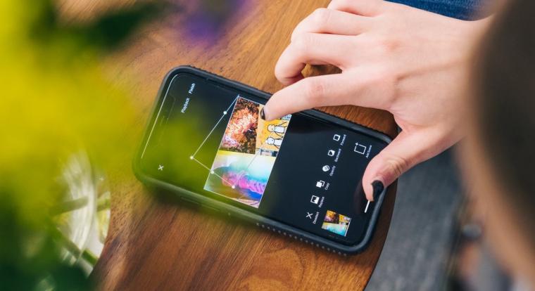 Az AI fogja a kezedet - ezek a legjobb MI-fotószerkesztők mobilra