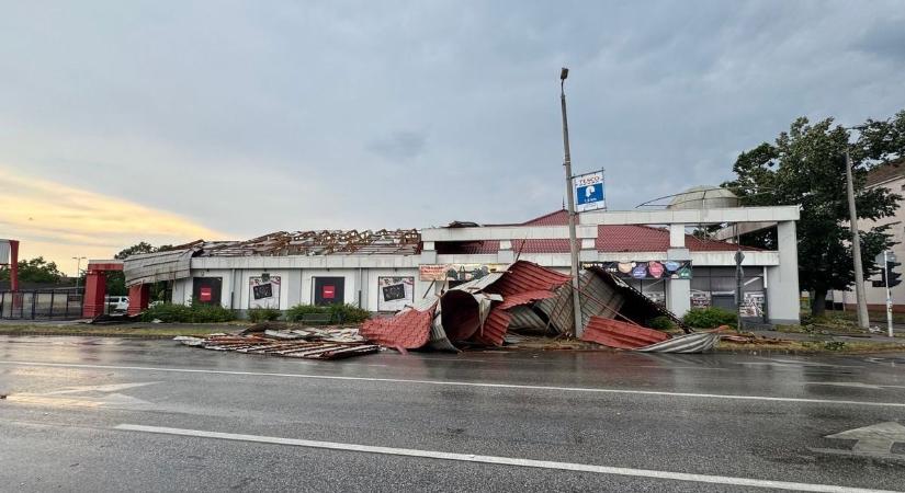 Jászkunsági tűzoltók segítenek a viharkárok felszámolásában Hajdú-Biharban