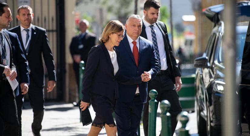 Orbán Viktor és Lévai Anikó fapadossal utazott Brüsszelbe