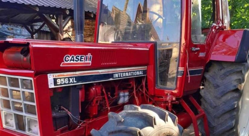 Megbízható klasszikus a sorból: CASE IHC 956 XL traktor