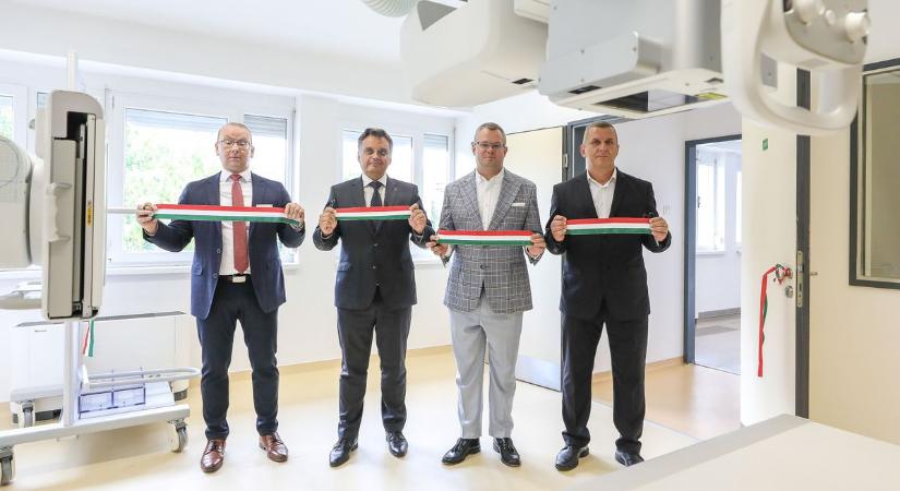 Újabb egészségügyi intézményt korszerűsítettek - fotók