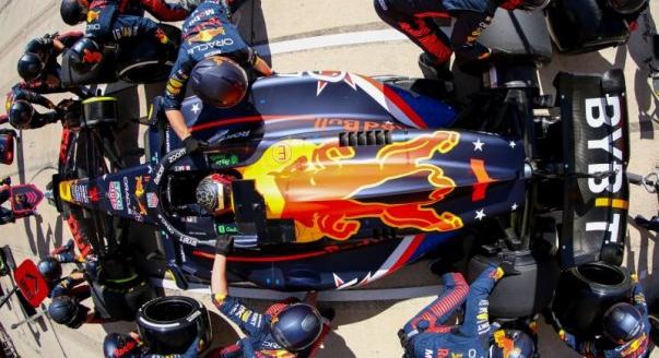 A Red Bullról szólnak a hírek – pénteki F1-es sztorik