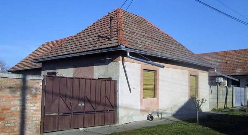 Olcsó házra vágyik? 5,8 millióért, sőt már 750 ezerért is van! Újabb ingatlanokat árverez a NAV