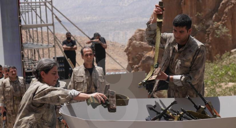 A törökországi kurd fegyveresek megkezdték a leszerelést