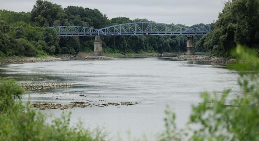A Tisza rekord alacsony vízállását mérték Kisköre után, de segített a csapadék  fotók, videó