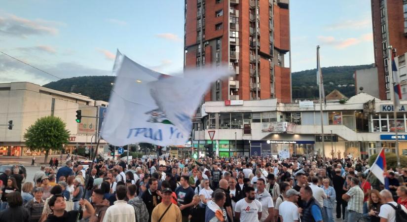 Vujadin: Le a rendszámtáblákkal! (videóval)