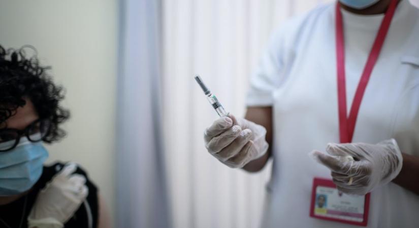 Lemondott az elnöke a kínai vakcinagyártó cégnek, amelyiktől a magyar kormány oltóanyagot venne