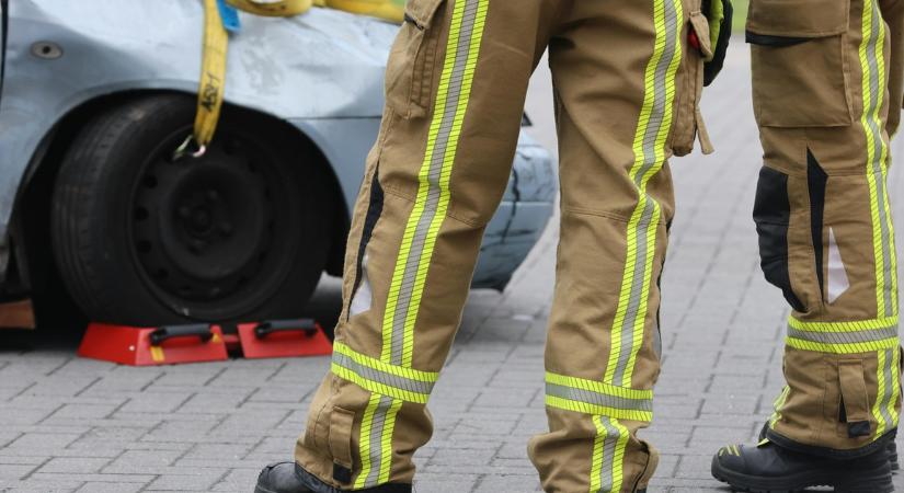 Óriási baleset miatt lezárták a főutat - Lábodnál karambolozott két autó