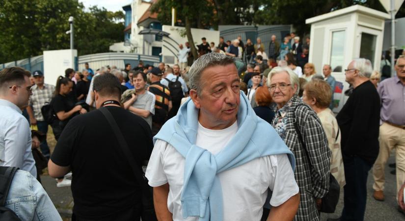 Bayer Zsolt üzent Sándor Fegyirnek: Tolmácsolja, hogy ők nem gyűlölik az ukránokat, csak el akarják érni a háború lezárását