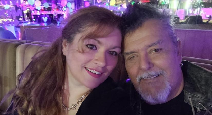 24 évvel fiatalabb kedvesét veszi el Demjén Ferenc 66 éves vokalistája