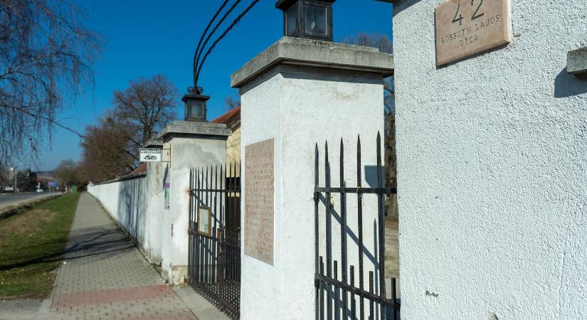 A szakembergárda bővítése helyett vagyonőrök alkalmazásával erősít a gyermekvédelem