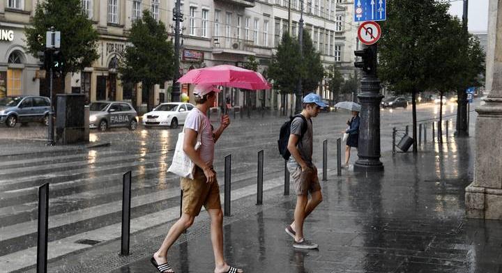 Csak öt vármegyének kegyelmez az időjárás: újabb zivatarok fenyegetnek országszerte