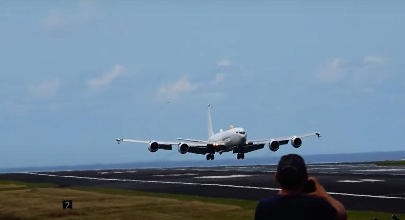 Felszállt az USA atomháborús repülőgépe (VIDEÓ)