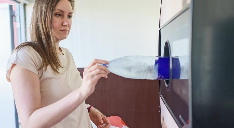 Világelső fejlesztéssel újít a hazai visszaváltási rendszer