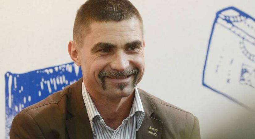 Ambrus Attila kisfia már 4 éves: a szöszke Magor ultracuki édesapja nyakában