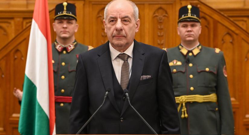 Doktor köztársasági elnök úr – Minden, amit tudni lehet Sulyok Tamás PhD-értekezéséről