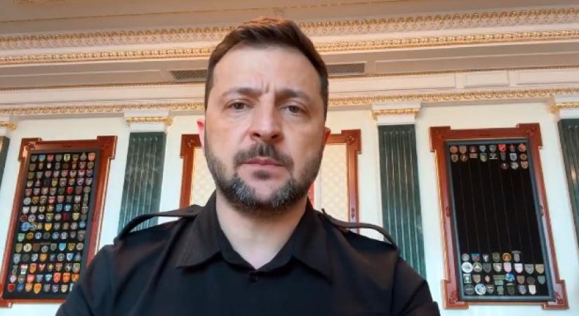 Zelenszkij: az Egyesült Államok újraindítja fegyverszállítmányait