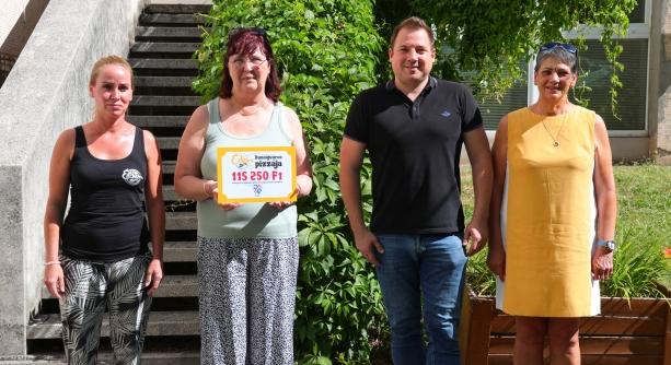 Dunaújváros Pizzája: az MMK-nak segített a nemes kezdeményezés