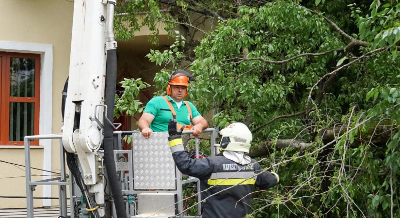 Már csak 182 káreset vár a hajdú-bihari tűzoltókra