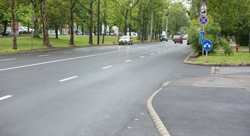 Lezártak egy forgalmas utcát Debrecenben, mutatjuk az okát!