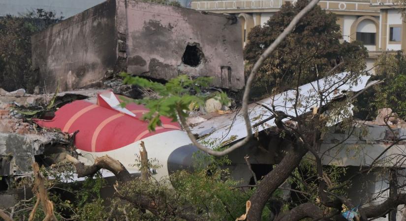 Kézzel zárták el az üzemanyagot az Air India gépén – 260-an haltak meg, a pilóták sem tudták, mi történt
