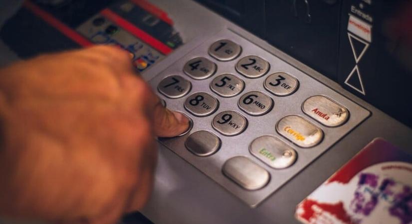 Leállást jelentett be egy bank, elérhetetlenek lesznek a szolgáltatások