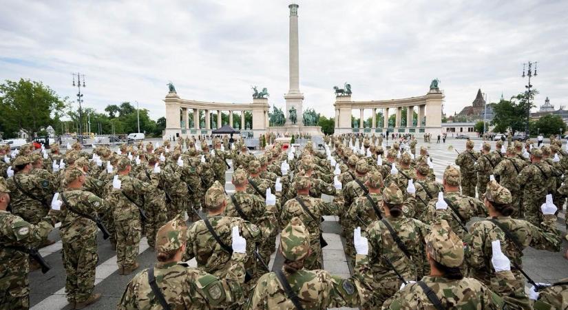 Megjelennek a Gripenek a főváros fölött