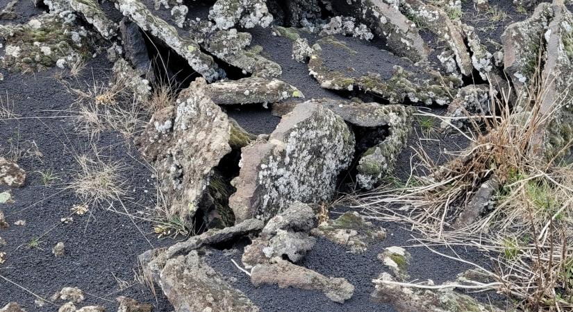 Az Etna lávafelszínén
