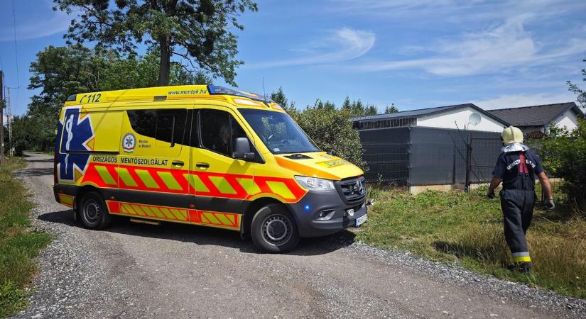 Vaskapuval, lakattal lezárt utcában jelzett a gondosóra Szombathelyen - helyszíni fotók