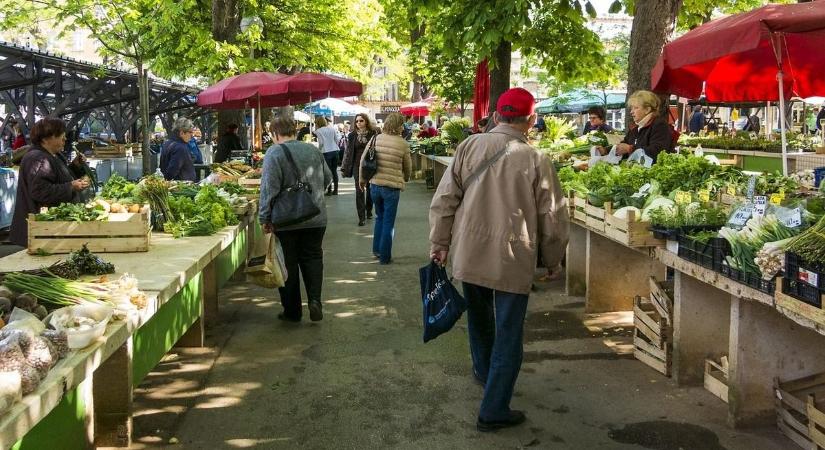 Álhírre figyelmeztet a kormány – erre ügyeljenek a nyugdíjasok